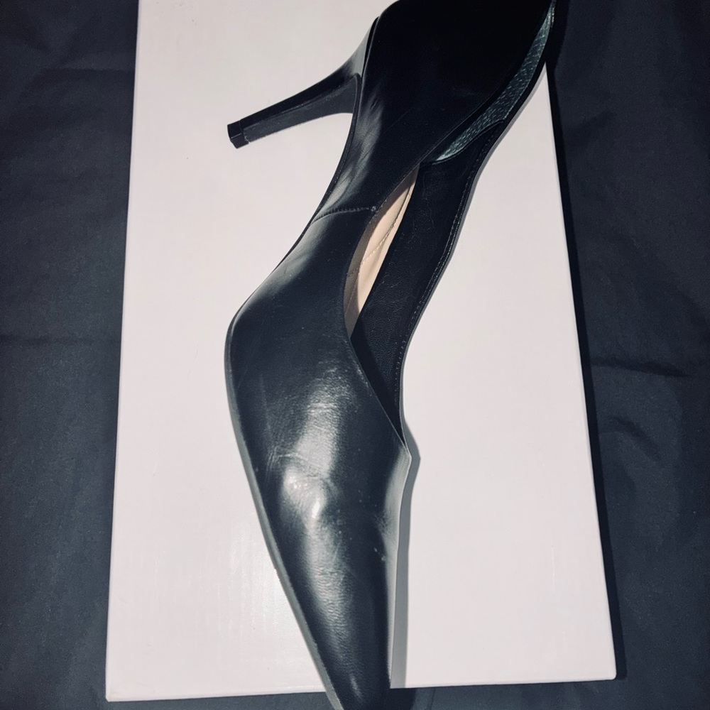 Alfani Women's Sleek Black Leather Heels - Picture 5 of 6